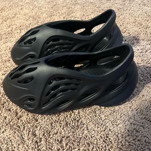 Brand new Yeezy foam runner! 100% authentic! Good condition